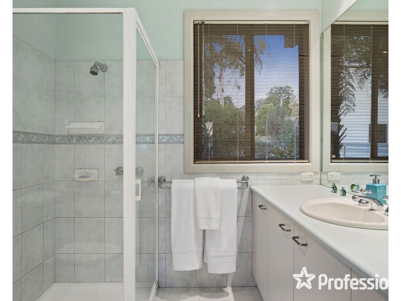 3 Royal Avenue, Wandin North VIC 3139