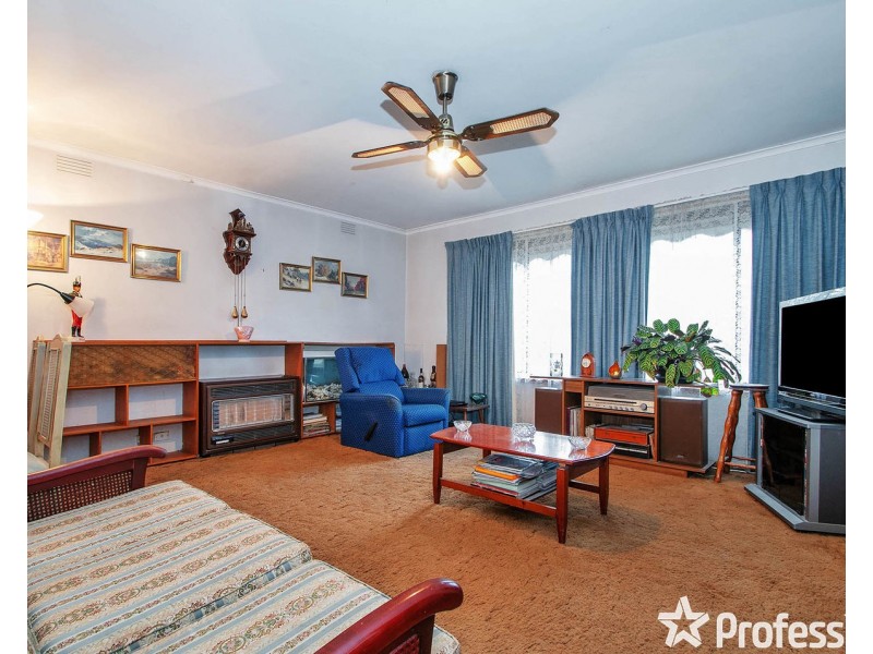 6 Greenslopes Drive, Mooroolbark VIC 3138