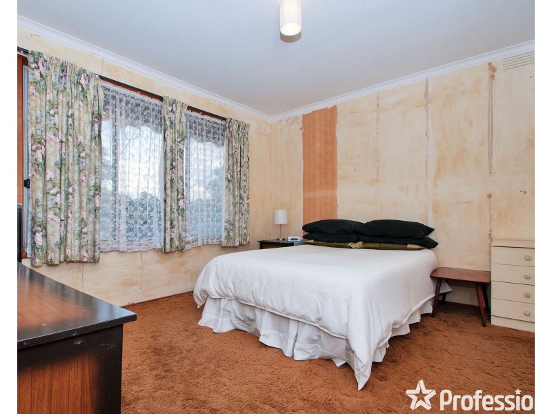 6 Greenslopes Drive, Mooroolbark VIC 3138