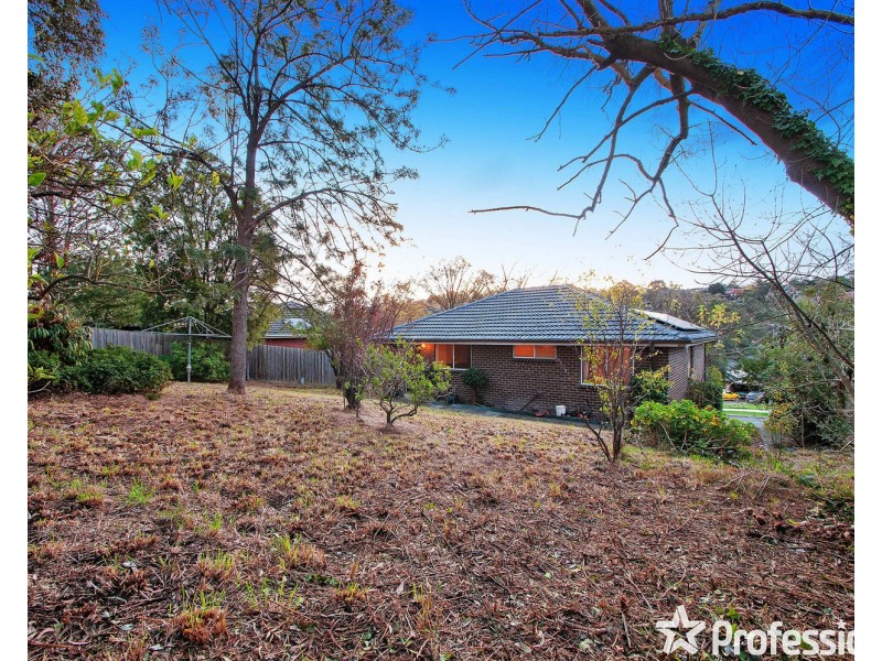 6 Greenslopes Drive, Mooroolbark VIC 3138