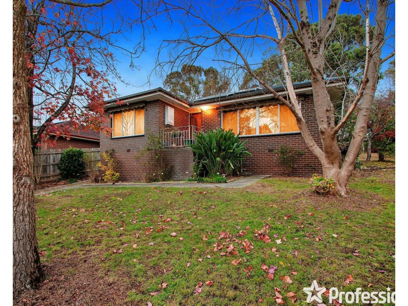 6 Greenslopes Drive, Mooroolbark VIC 3138