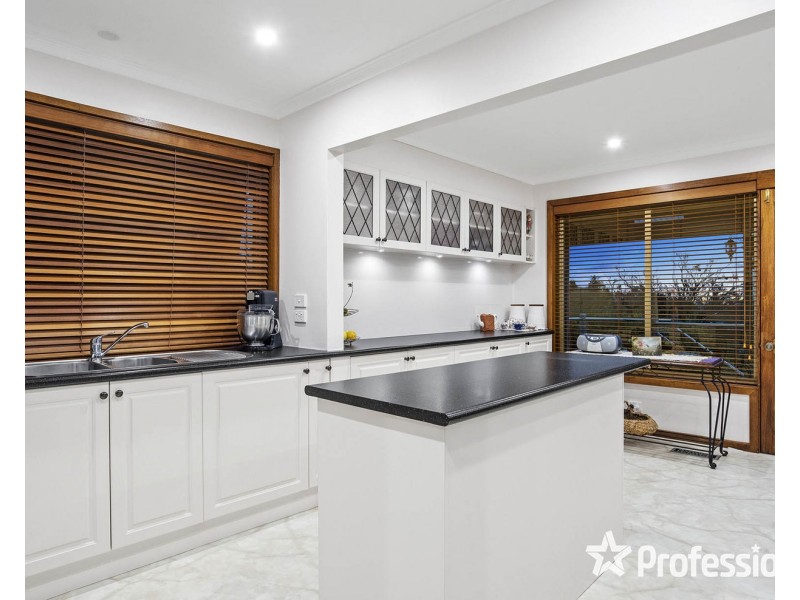 46 Rolling Hills Road, Chirnside Park VIC 3116