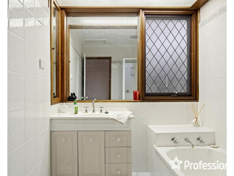 46 Rolling Hills Road, Chirnside Park VIC 3116