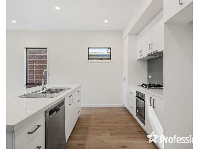 8 Urana Street, Kilsyth VIC 3137