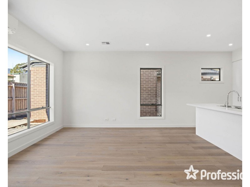 8 Urana Street, Kilsyth VIC 3137