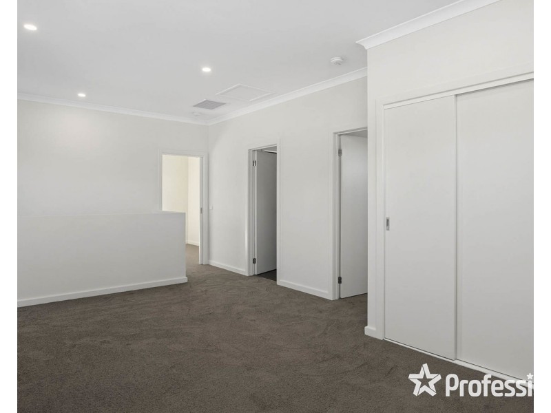 8 Urana Street, Kilsyth VIC 3137