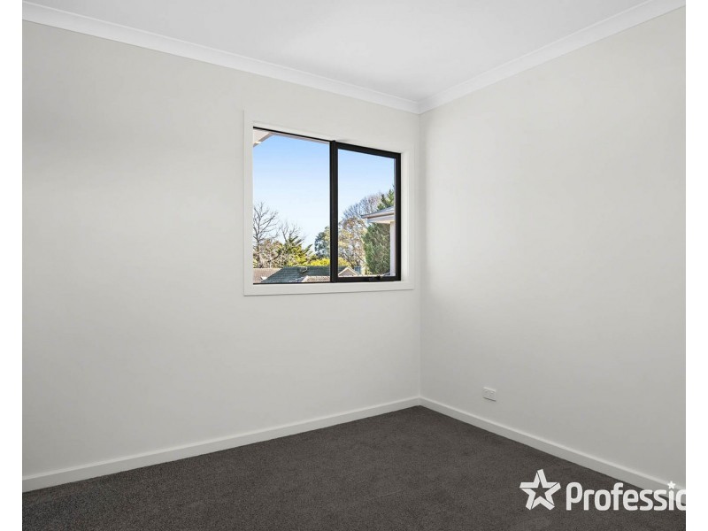 8 Urana Street, Kilsyth VIC 3137