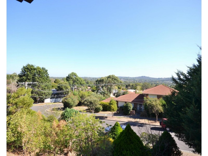 14 Highview Drive, Mooroolbark VIC 3138