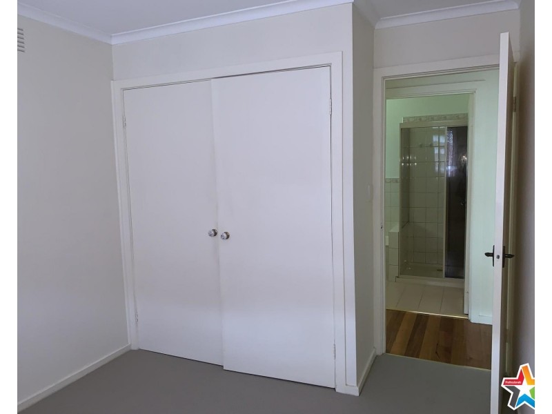 12 Landstrom Quadrant, Kilsyth VIC 3137