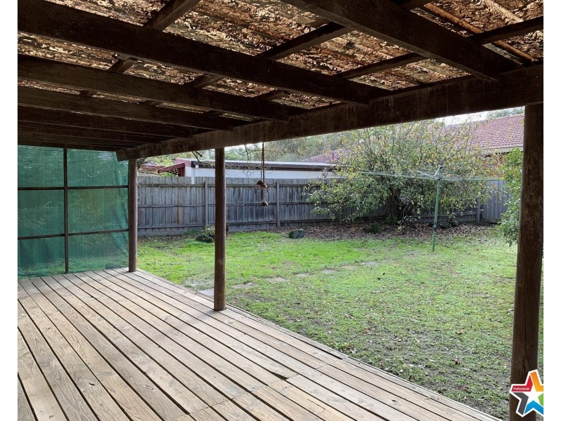 12 Landstrom Quadrant, Kilsyth VIC 3137