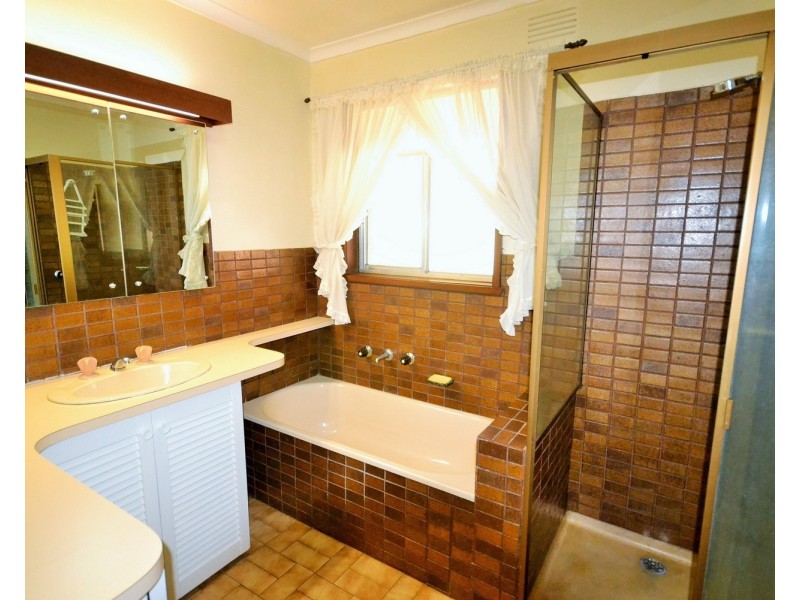 53 Esther Crescent, Mooroolbark VIC 3138