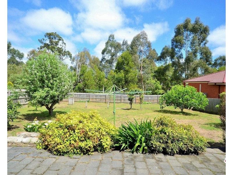 53 Esther Crescent, Mooroolbark VIC 3138