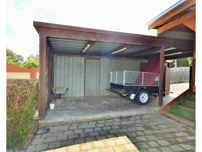 53 Esther Crescent, Mooroolbark VIC 3138