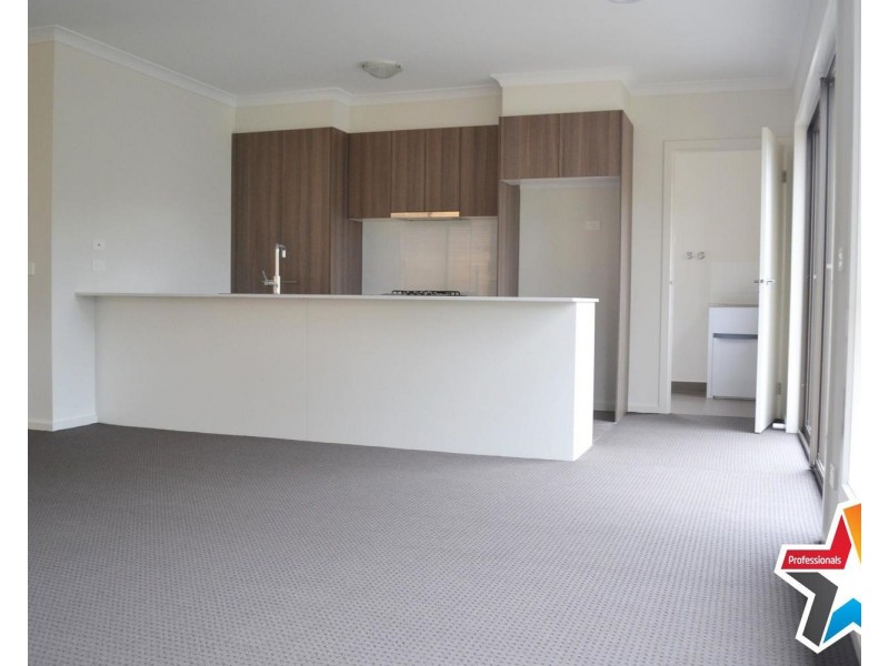 33 Tanika Circuit, Croydon VIC 3136