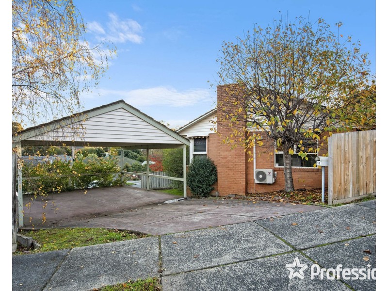 13 Swinburne Avenue, Mooroolbark VIC 3138