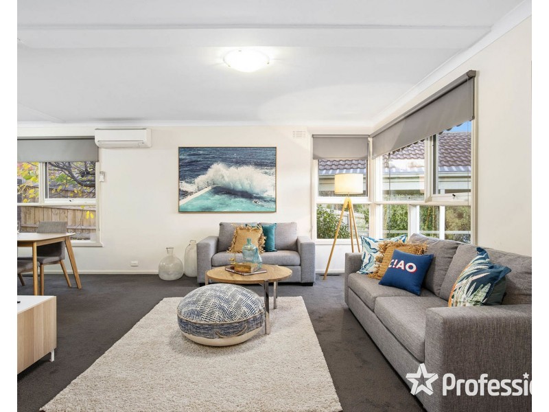 13 Swinburne Avenue, Mooroolbark VIC 3138