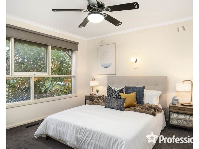 13 Swinburne Avenue, Mooroolbark VIC 3138