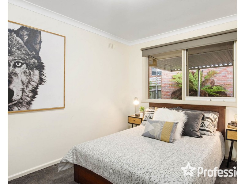 13 Swinburne Avenue, Mooroolbark VIC 3138