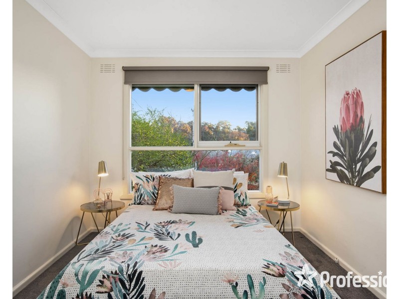 13 Swinburne Avenue, Mooroolbark VIC 3138