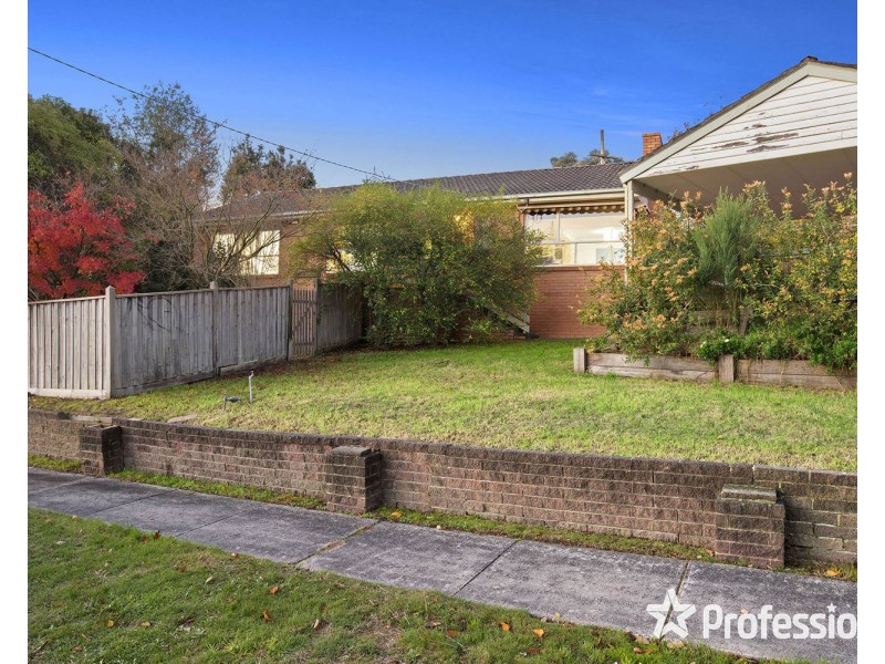 13 Swinburne Avenue, Mooroolbark VIC 3138