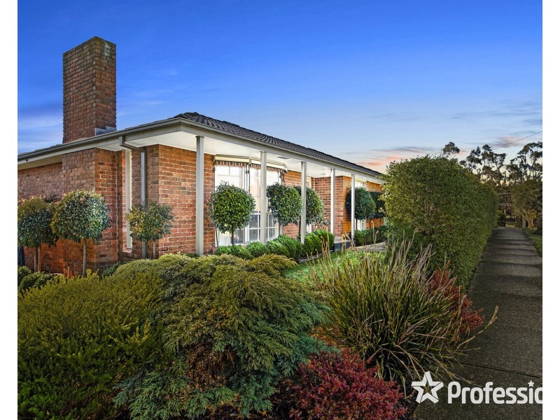 9 Krystal Court, Mooroolbark VIC 3138