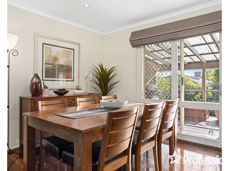 9 Krystal Court, Mooroolbark VIC 3138