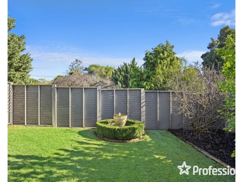 9 Krystal Court, Mooroolbark VIC 3138