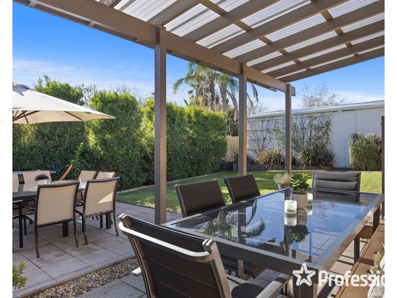 9 Krystal Court, Mooroolbark VIC 3138