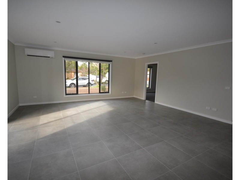 1/12 Wordsworth Street, Mooroolbark VIC 3138