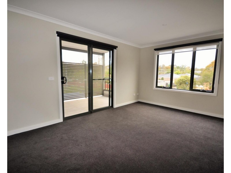 1/12 Wordsworth Street, Mooroolbark VIC 3138
