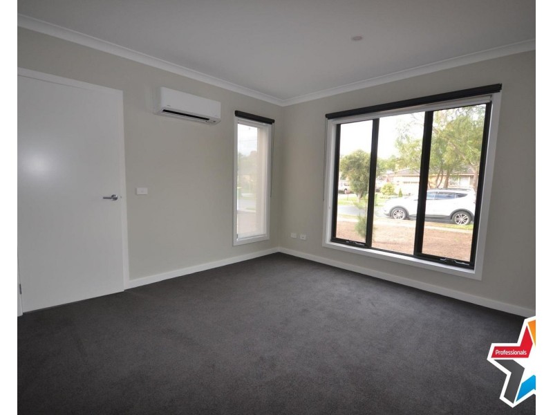 1/12 Wordsworth Street, Mooroolbark VIC 3138