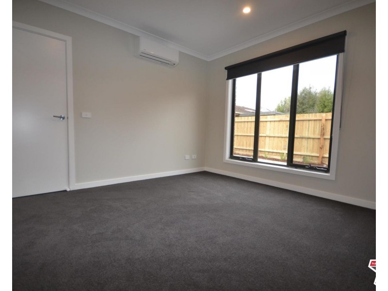 2/12 Wordsworth Street, Mooroolbark VIC 3138