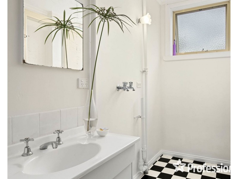 9/128 Mt Dandenong Road, Croydon VIC 3136