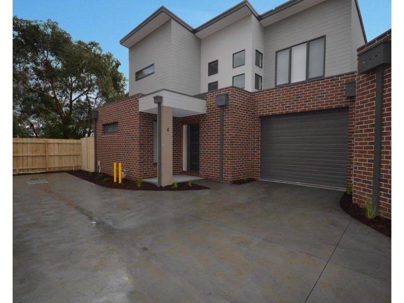 4/12 Wordsworth Street, Mooroolbark VIC 3138