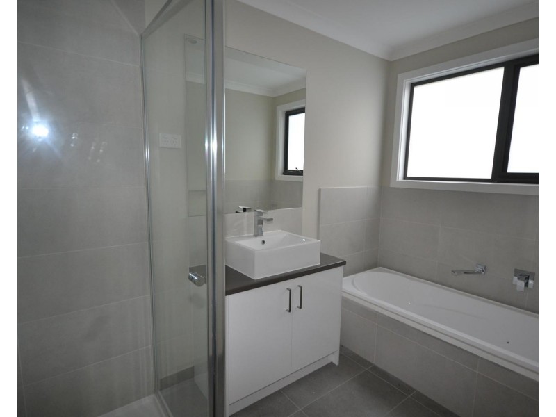 4/12 Wordsworth Street, Mooroolbark VIC 3138