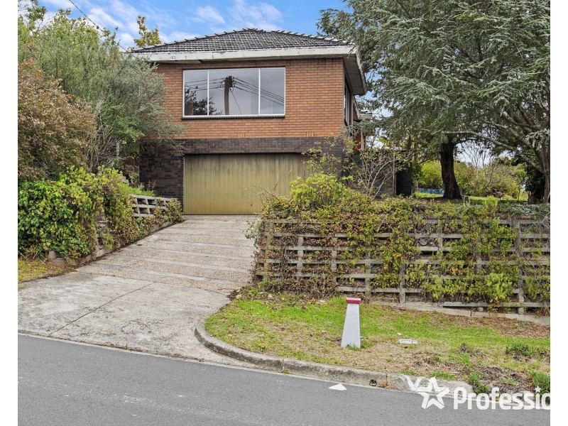 13 Breakaday Pass, Chirnside Park VIC 3116