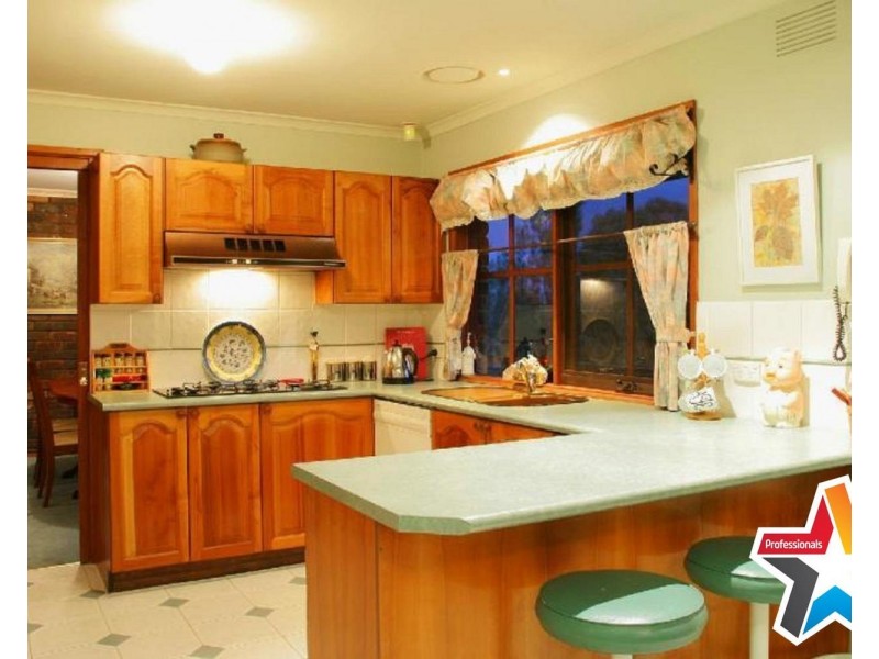 63 Landscape Drive, Mooroolbark VIC 3138