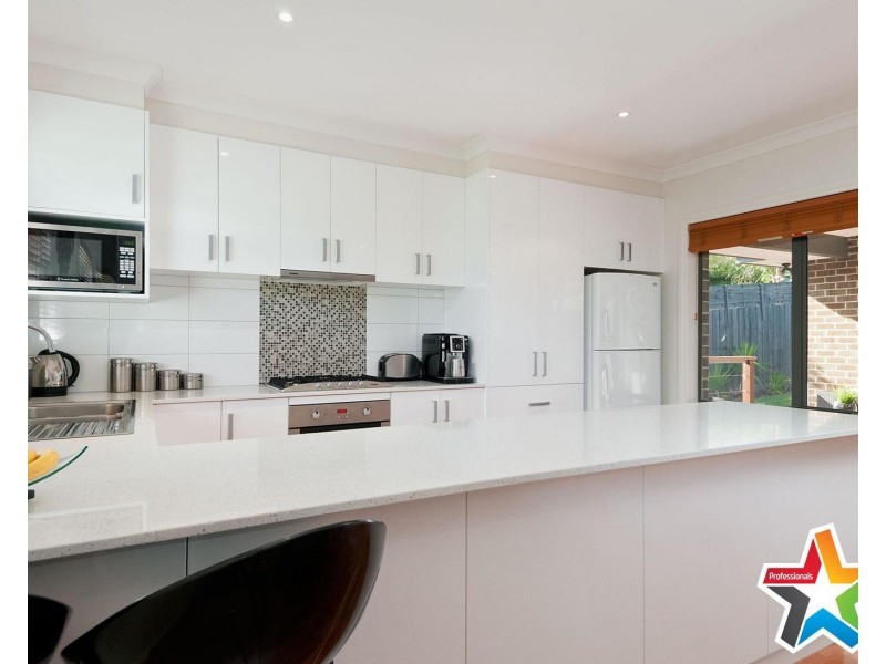 56a Longfellow Avenue, Mooroolbark VIC 3138