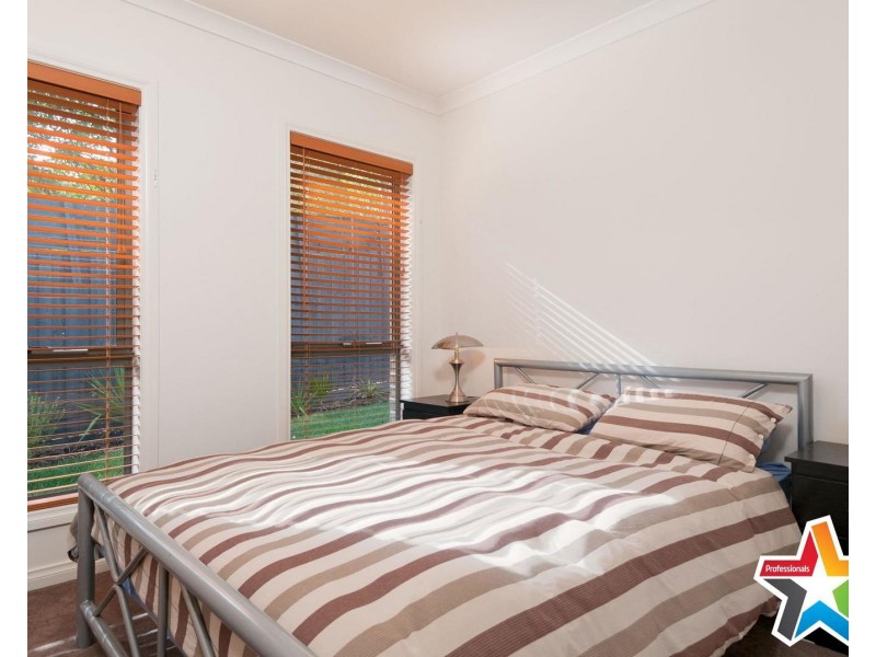 56a Longfellow Avenue, Mooroolbark VIC 3138