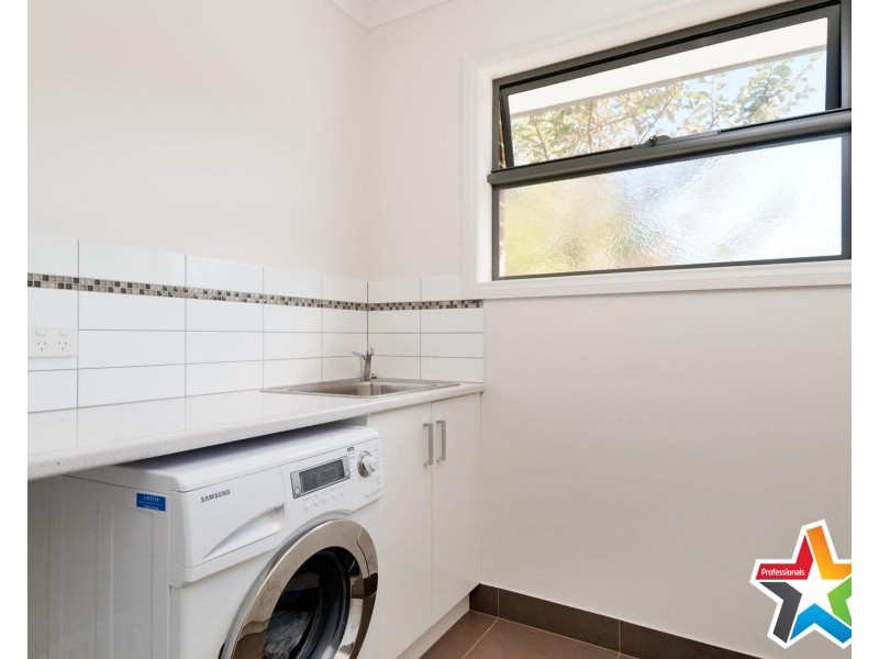 56a Longfellow Avenue, Mooroolbark VIC 3138