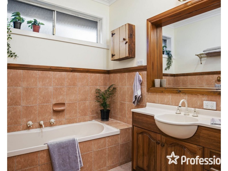 80 Winyard Drive, Mooroolbark VIC 3138
