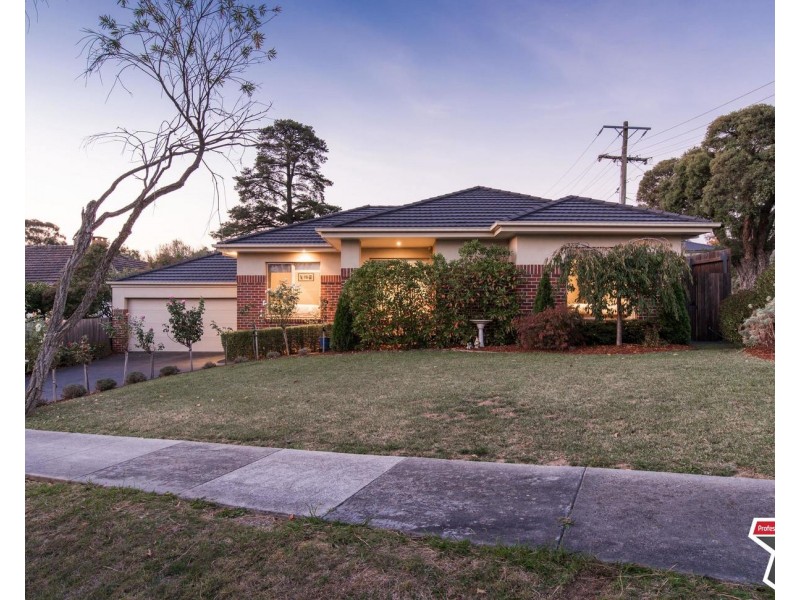 35 Highland Crescent, Mooroolbark VIC 3138