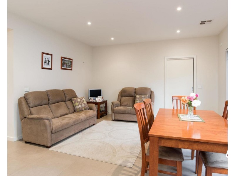 35 Highland Crescent, Mooroolbark VIC 3138