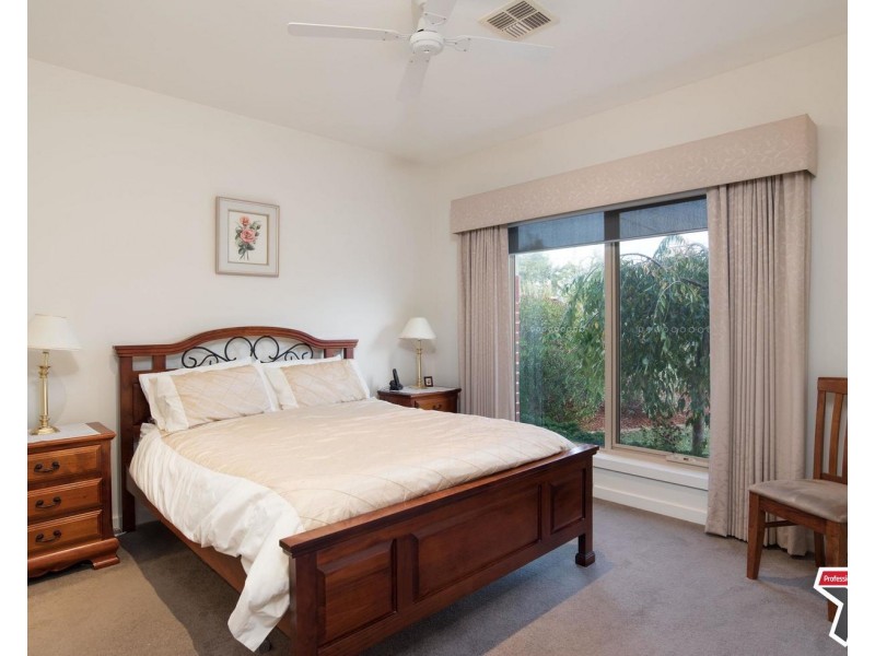 35 Highland Crescent, Mooroolbark VIC 3138