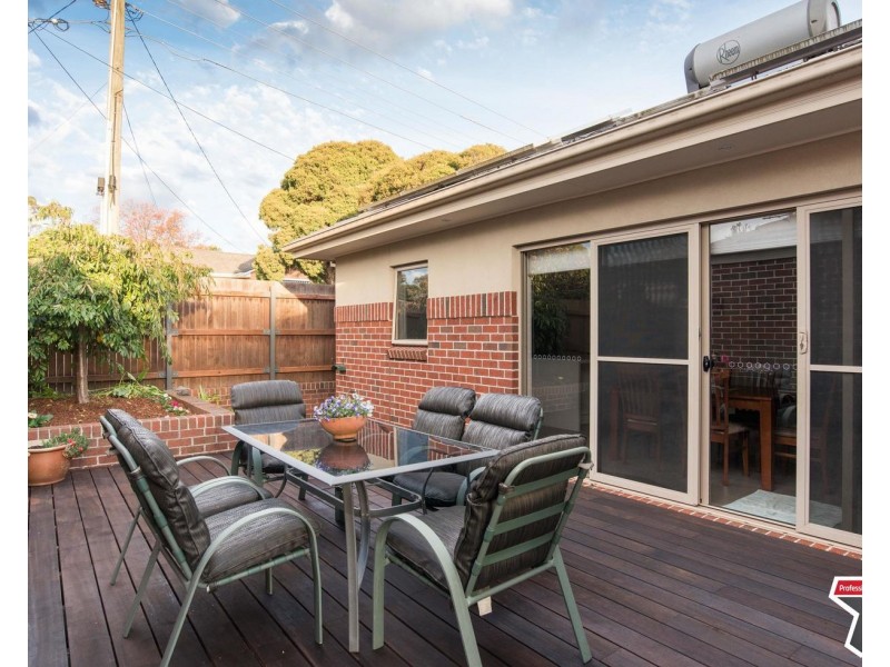 35 Highland Crescent, Mooroolbark VIC 3138