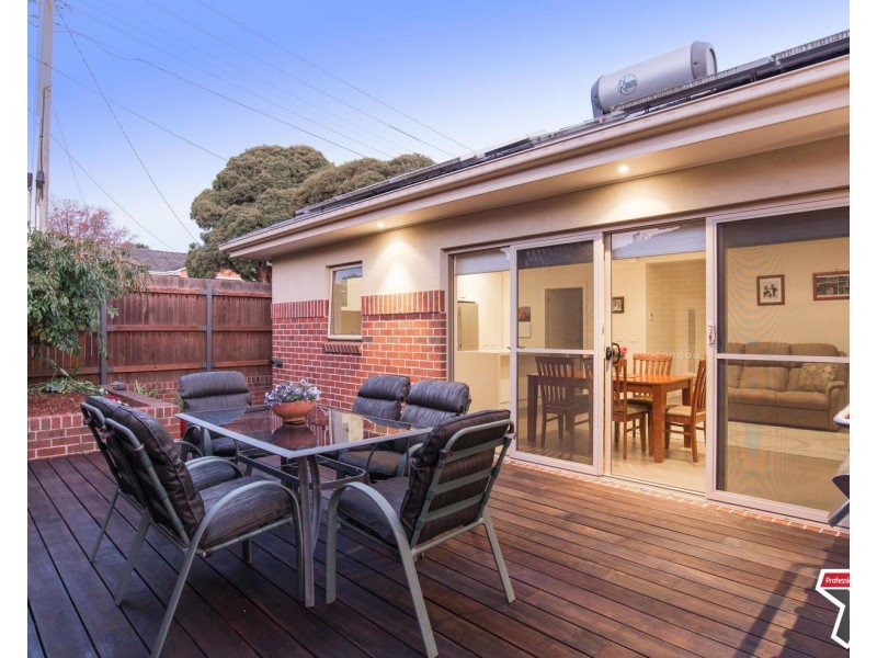 35 Highland Crescent, Mooroolbark VIC 3138