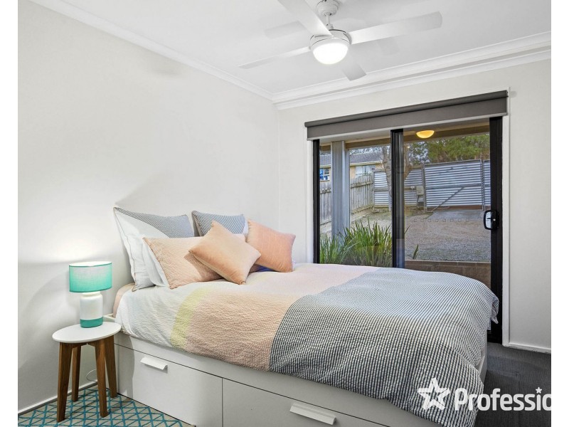 11 Sheldon Avenue, Mooroolbark VIC 3138