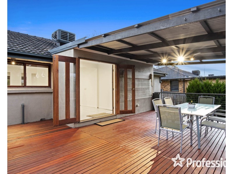 11 Sheldon Avenue, Mooroolbark VIC 3138