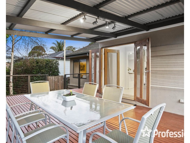 11 Sheldon Avenue, Mooroolbark VIC 3138