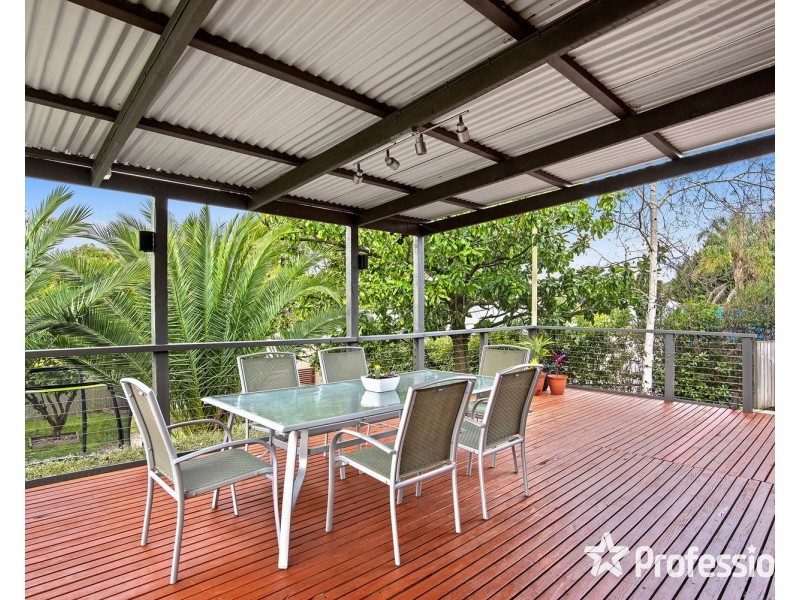 11 Sheldon Avenue, Mooroolbark VIC 3138